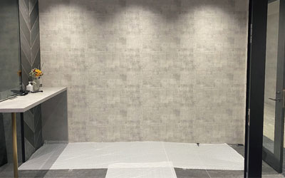 アクリル切文字の取付風景1｜関東ダイイチ