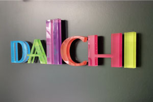 アクリル切文字｜クリアカラー加工