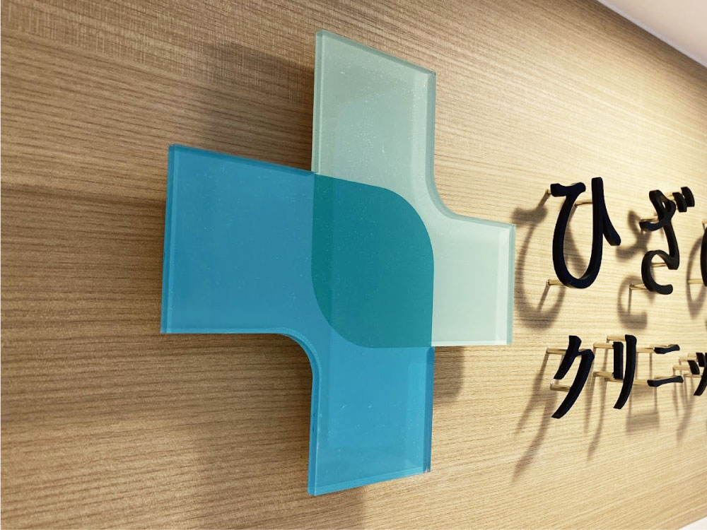アクリル切り文字｜クリアカラー加工